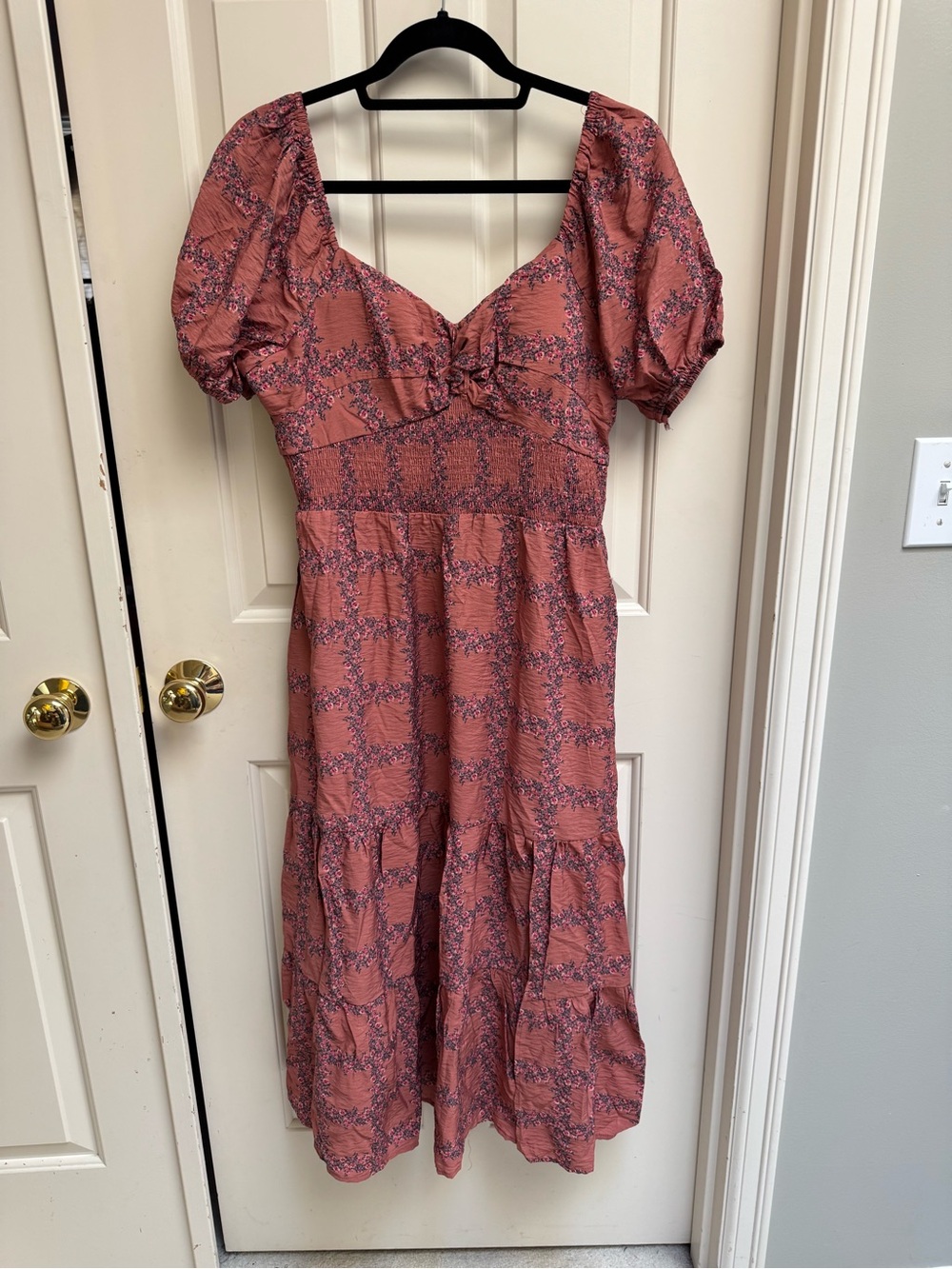 As U Wish Rust Floral Puff-Sleeve Midi Dress - Picture 2 of 9